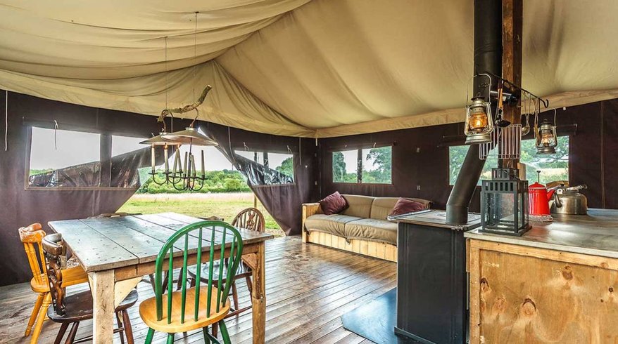 Hébergement AbracadaRoom : Lodge la Flocellière en Vendée n°1 - Un Lit au Pré - Image 1