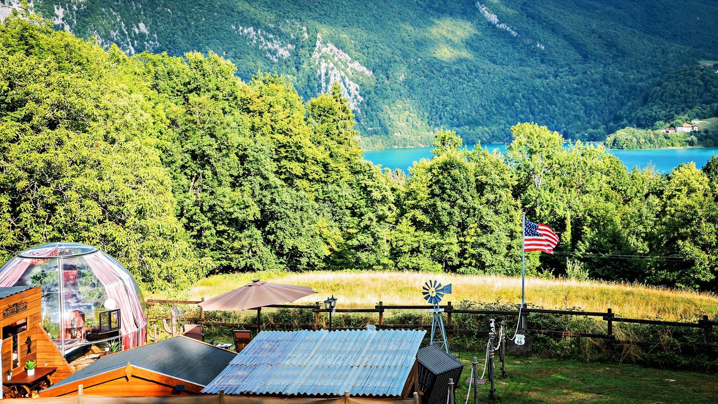 Bulle Texas – Luxe  & SPA – Vue Lac Aiguebelette à Novalaise (7)