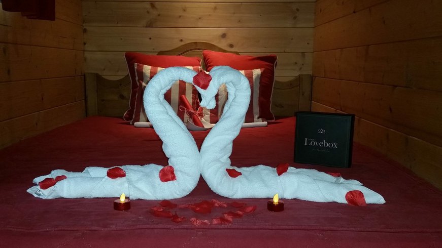 Hébergement AbracadaRoom : Roulotte gîte Nuit d'Amour & SPA - Image 7