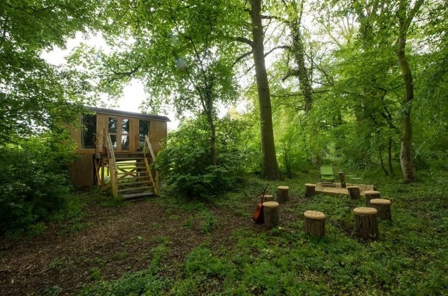 Hébergement AbracadaRoom : La roulotte "Dentelles et enchantements" - Image 7