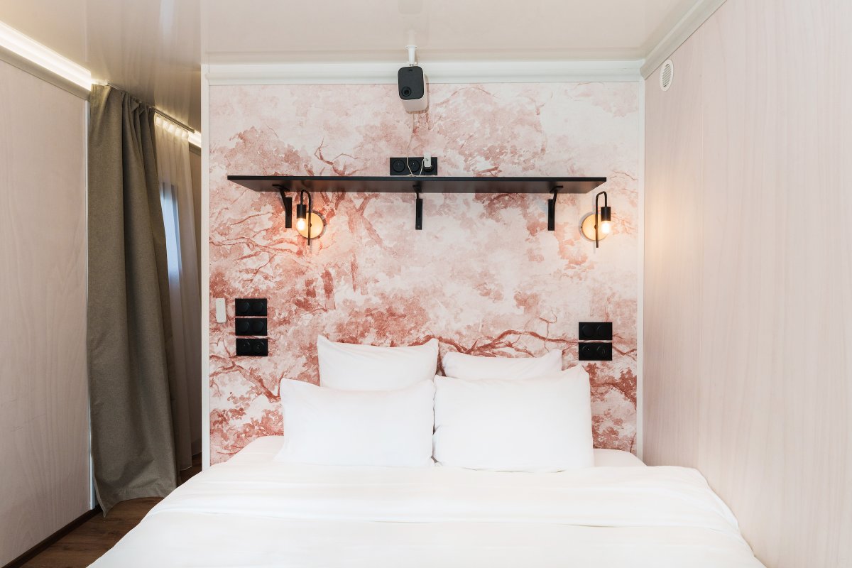 Suite flottante Lit king-size Balnéo à L'isle Adam (7)