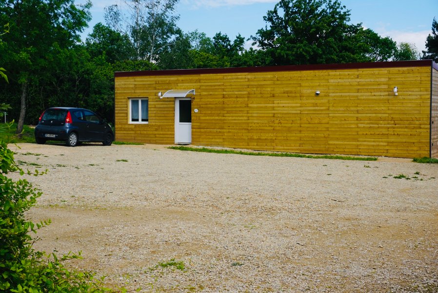 Domaine AbracadaRoom : Bed and Bourgogne - Image 10