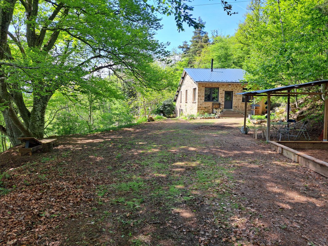 Le Refuge d'Yzeron à Saint Forgeux (17)