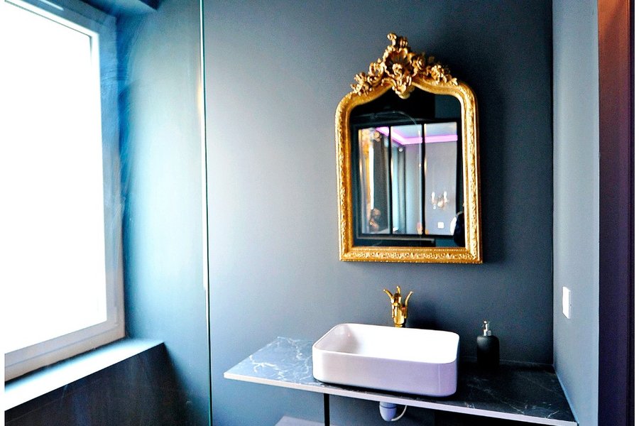 La suite MAJESTUEUSE, SPA XXL, CHEMINÉE LUXE, 5 min du centre — photo 2