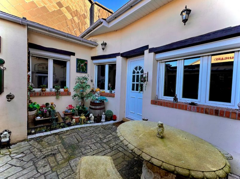 Domaine AbracadaRoom : La Maison des Embrumes - Image 1