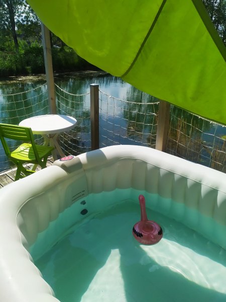 Domaine AbracadaRoom : Cottage Flottant Insolite Ouges - Image 3