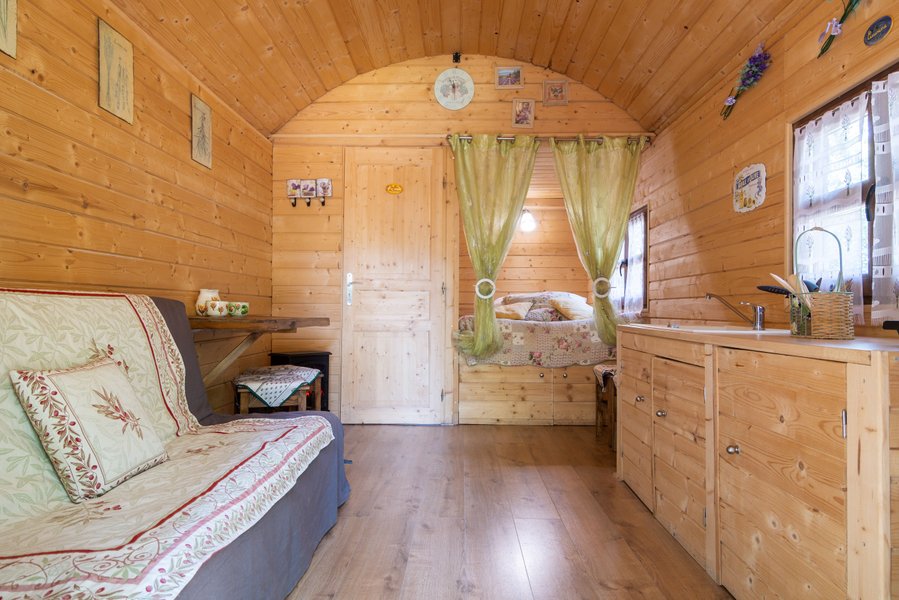 Hébergement AbracadaRoom : Roulotte Provençale - Image 4