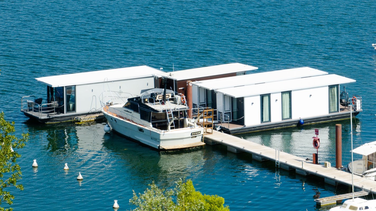 Suite flottante Supérieure Lit king-size Balnéo à Saint-Martin-La-Garenne (15)