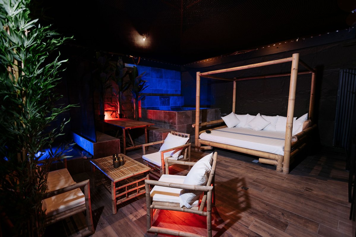 GAÏA • Filet suspendu, spa et suite privative à Manage (1)