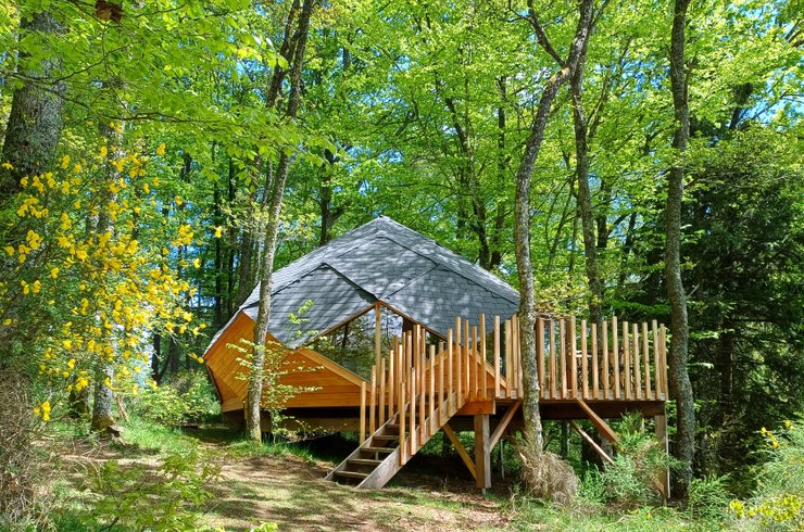 Hébergement AbracadaRoom : Cabane 'Pollimage' au bord d'un lac - Image 1