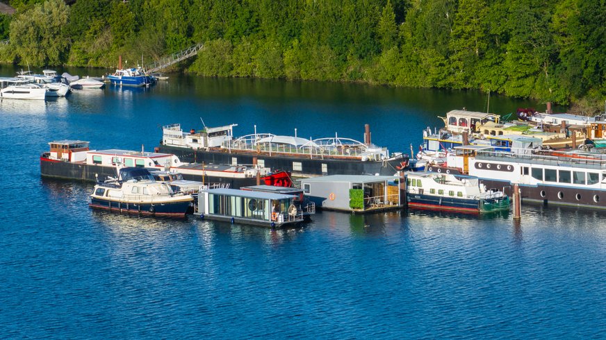 Hébergement AbracadaRoom : Suite flottante Panoramique Lit rond Balnéo Sauna - Image 15