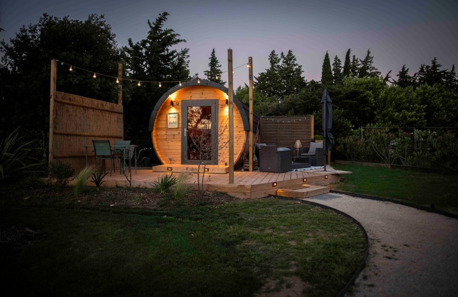 Hébergement AbracadaRoom : Hébergement Tonneau Prestige et sa piscine - Image 1