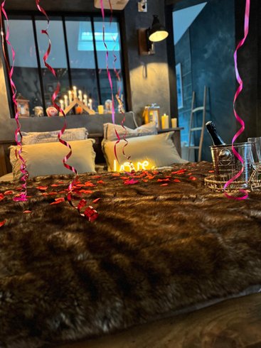 Hébergement AbracadaRoom : Chalet Romantique Spa & Ciné Privé / 10 min centre - Image 18