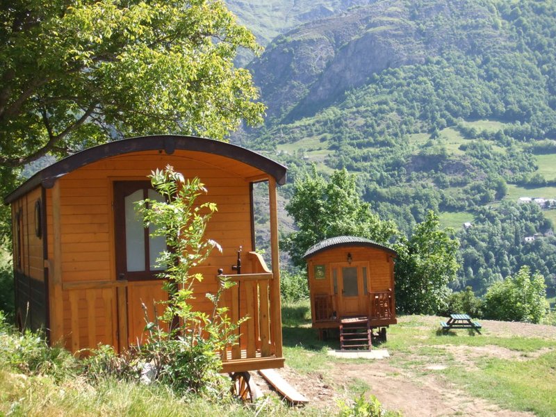 Hébergement AbracadaRoom : Roulotte Gentiane - Image 1