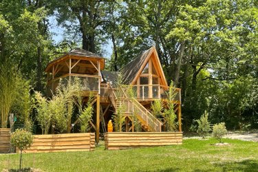 Cabane perchée BLOOMA & Spa à Sarrant (1)