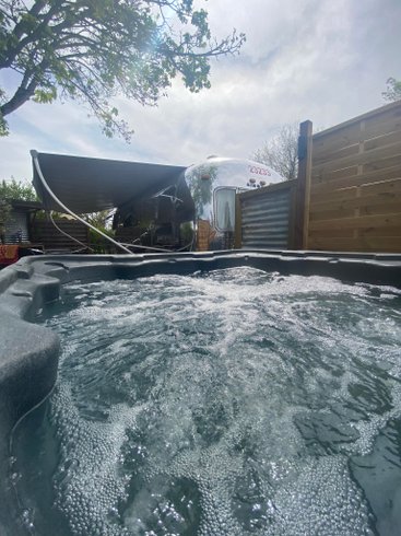 Hébergement AbracadaRoom : Caravane Airstream & SPA - Image 2