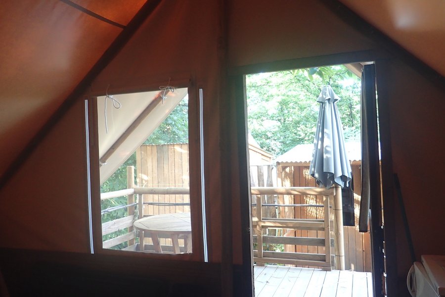 Cabane toilée sur pilotis — photo 2