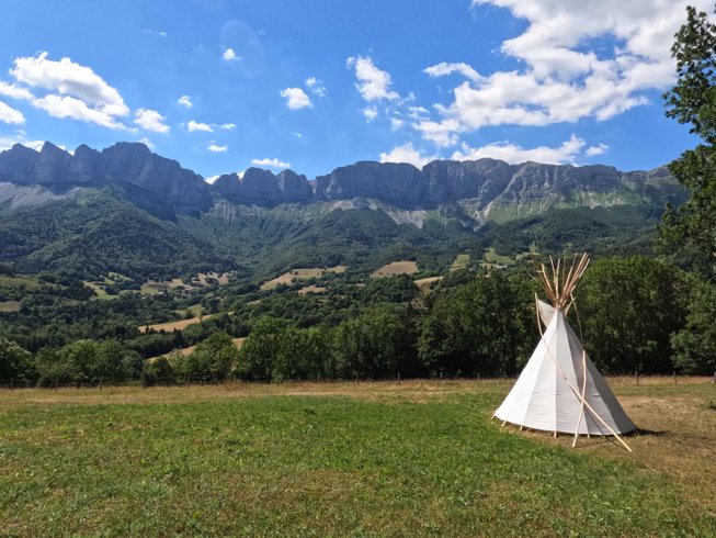 Hébergement AbracadaRoom : Tipi au Woody Ranch, vue sur le Vercors - Image 1