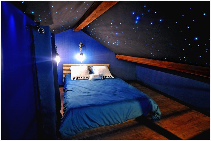 Hébergement AbracadaRoom : La suite 7ième ciel ÉTOILÉ, SPA XXL, 5 min du centre - Image 15