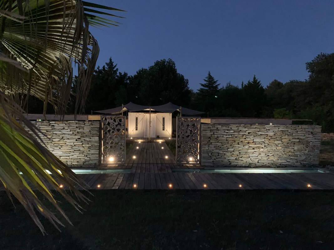 Spirit of Bali - lodge romantique et luxe dans le Verdon à Saint Julien Le Montagnier (1)