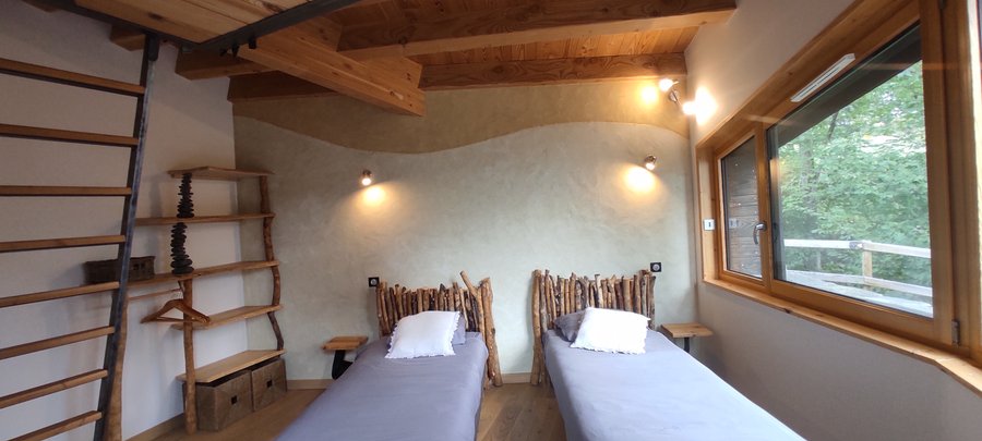 Hébergement AbracadaRoom : La Bulle d'Eau : écolodge au milieu des volcans avec Spa privatif - Image 9