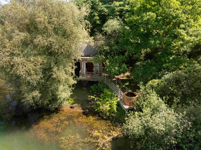 Hébergement AbracadaRoom : Cabanes Duo Spa sur Pilotis au Bord de l'Eau - Image 1