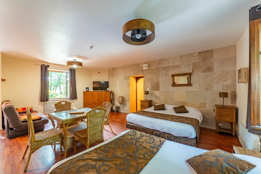 Hébergement AbracadaRoom : Gîte avec jacuzzi - Image 1