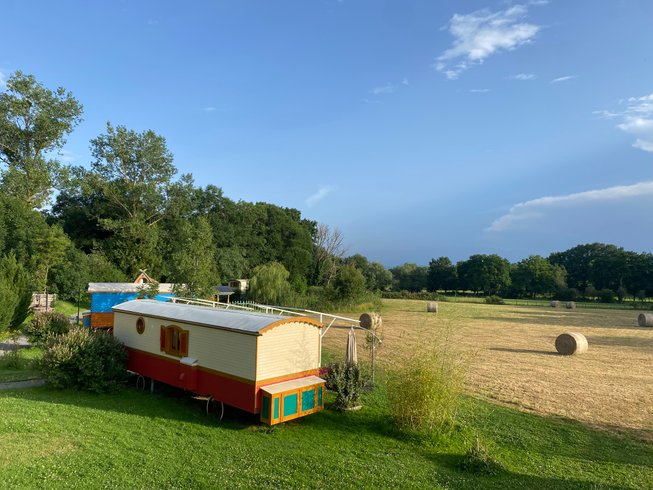 Domaine AbracadaRoom : Roulottes des Combrailles - Image 1