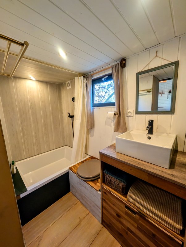Tiny House Lumen & son bain bordelais à Saint Martin Curton (23)
