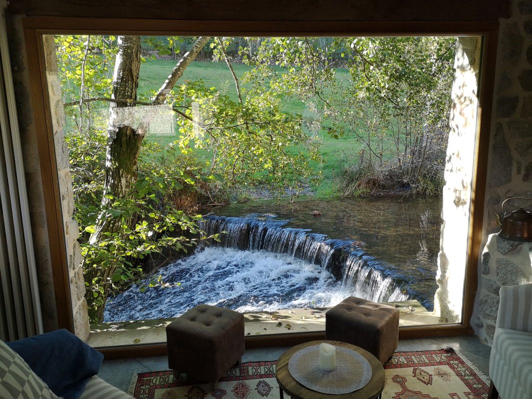 La Chapelle-Moulin & SPA - Nuit romantique "dans une cascade" à Bourg-Argental (1)