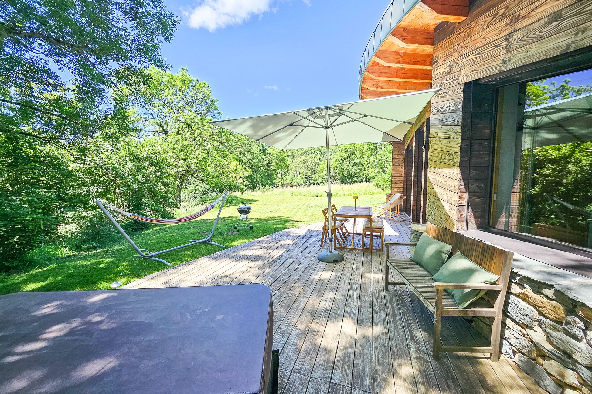 Hébergement UnicStay : La Bulle d'eau & Spa à Queyrieres