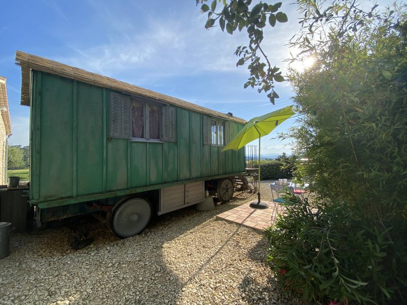 Hébergement AbracadaRoom : Une Roulotte à la Campagne - Image 5