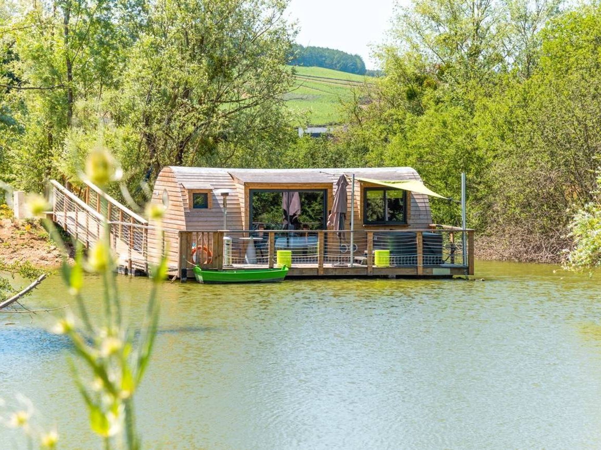 Lodge flottant Grenouilles & Spa