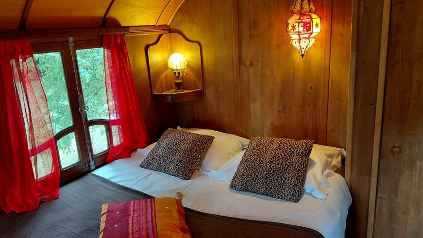 Hébergement AbracadaRoom : Roulotte Romanes - Image 3