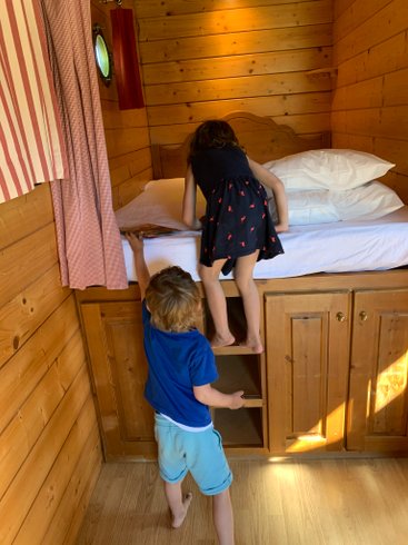 Hébergement AbracadaRoom : Roulotte Gîte familiale - Image 13