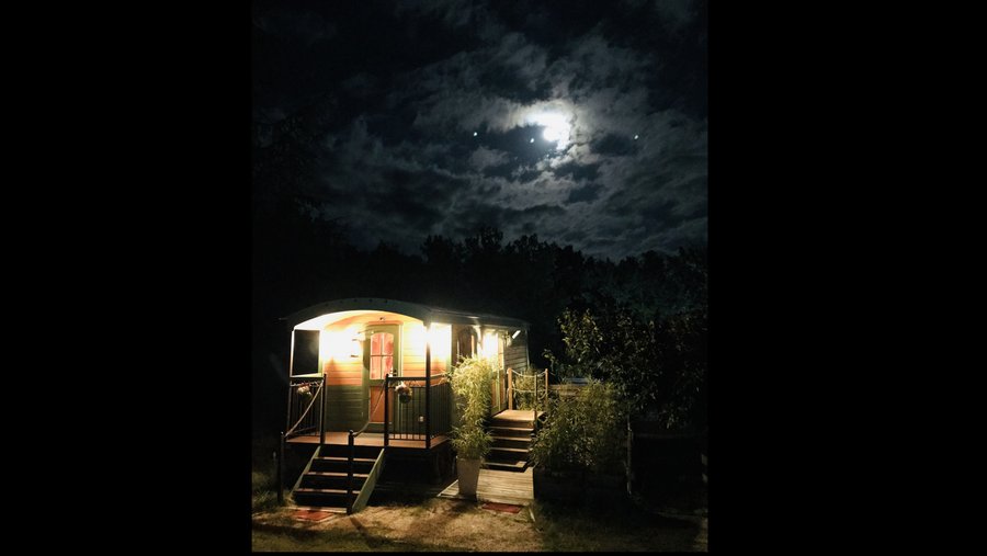 Hébergement AbracadaRoom : La Roulotte de BoEm - Image 2