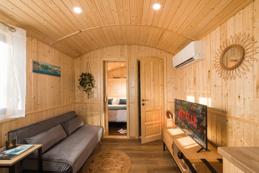 Hébergement AbracadaRoom : La Roulotte Paradis : insolite, SPA privatif, piscine - Image 5