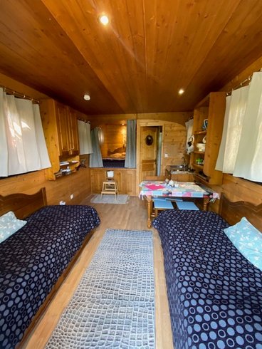 Hébergement AbracadaRoom : Roulotte Orbe - Image 4