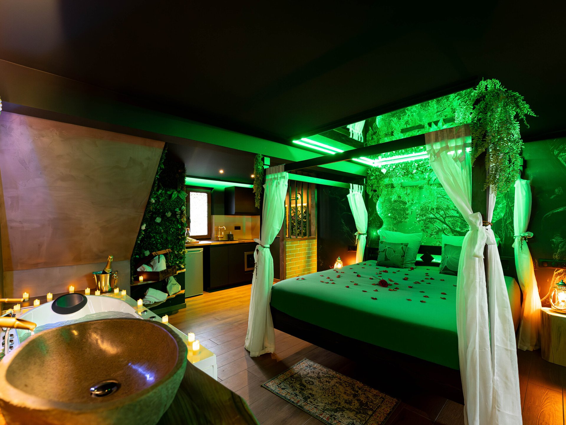 La Forêt Enchantée - Love Room à thème - Jacuzzi