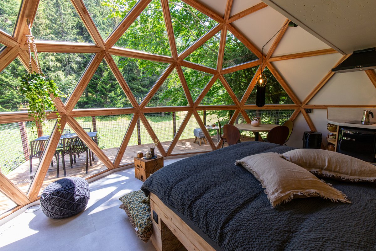 Dôme panoramique, une immersion totale dans la nature à Autrans (24)