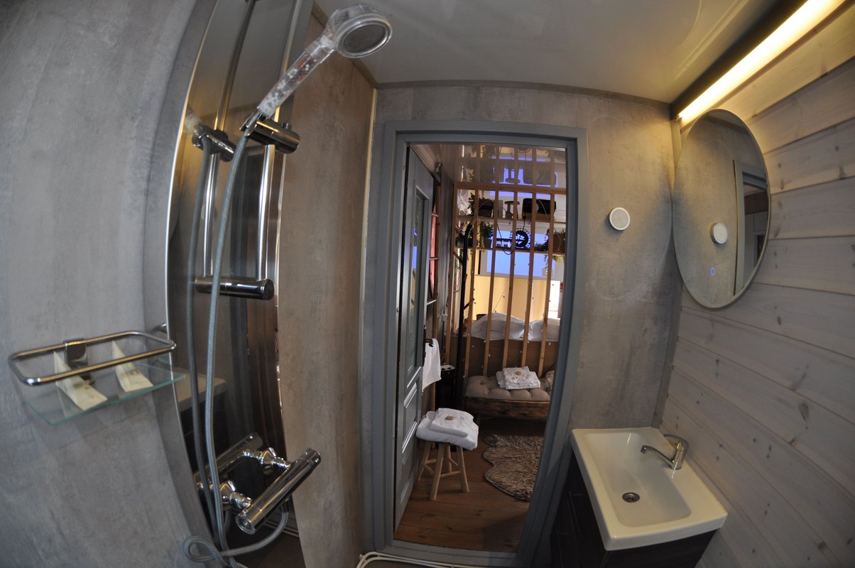 Stockholm & Spa à Saint-Martin-La-Garenne (25)