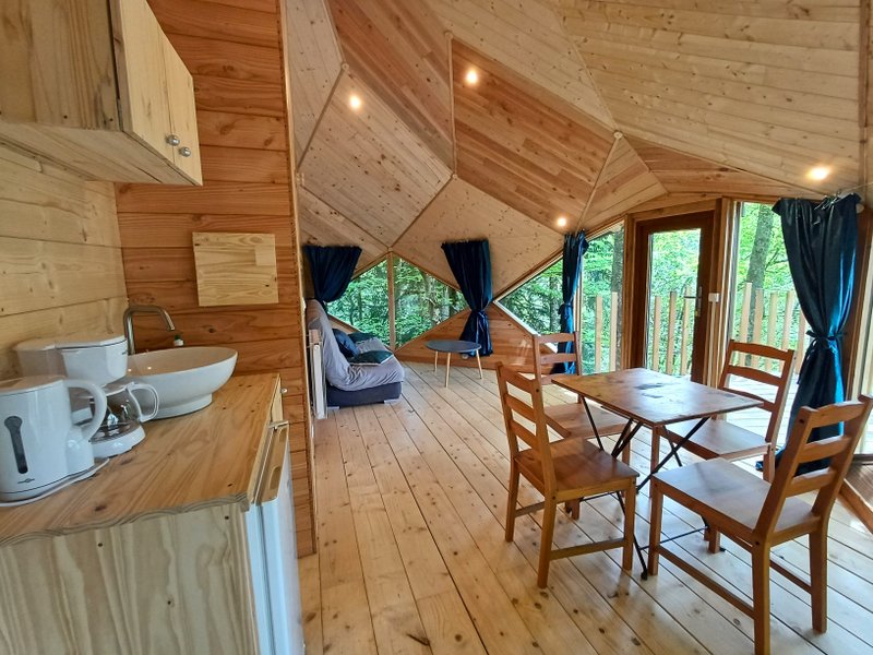 Hébergement AbracadaRoom : Cabane 'Pollimage' au bord d'un lac - Image 8