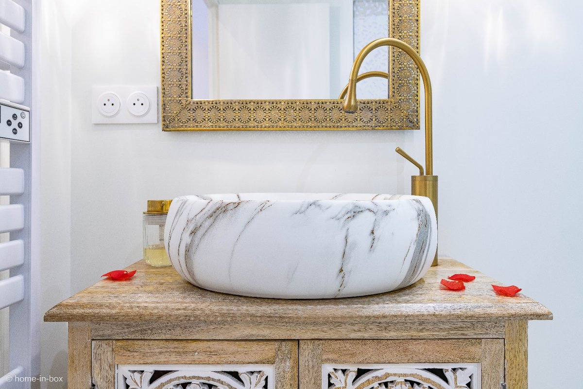 Suite 1001 nuits avec Jacuzzi 15min Disney à Nanteuil Les Meaux (8)