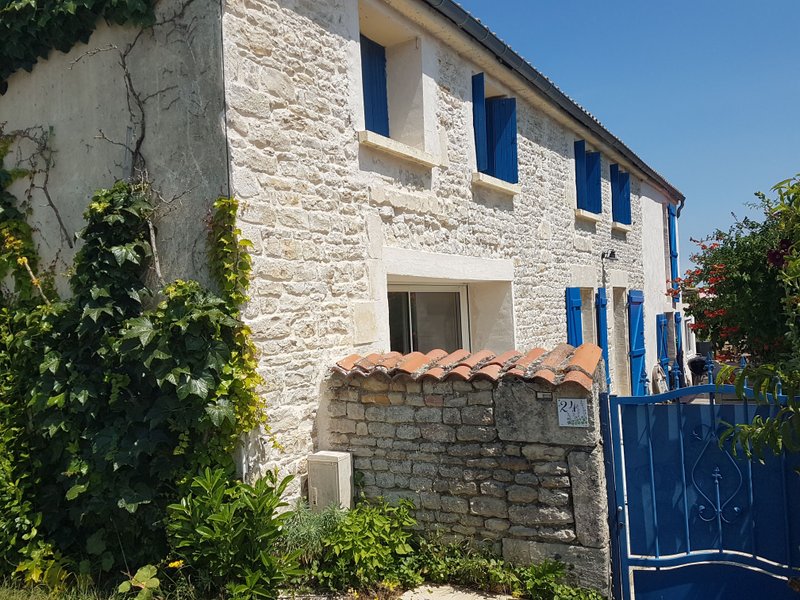 Domaine AbracadaRoom : La Jolie Longère Fleurie - Image 1