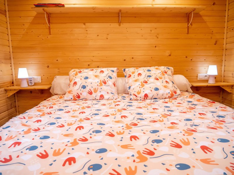 Hébergement AbracadaRoom : Roulotte Les Rouges-gorges — Cirque - Image 2