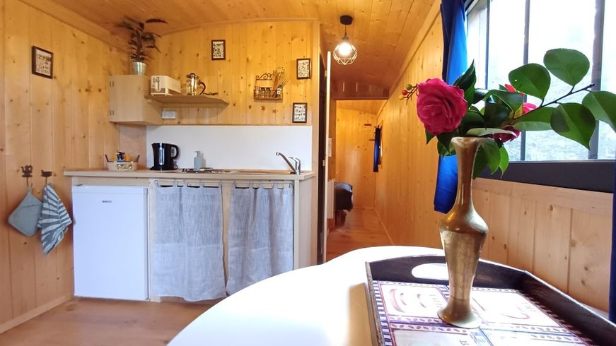 Hébergement AbracadaRoom : Roulotte des hêtres - Image 3