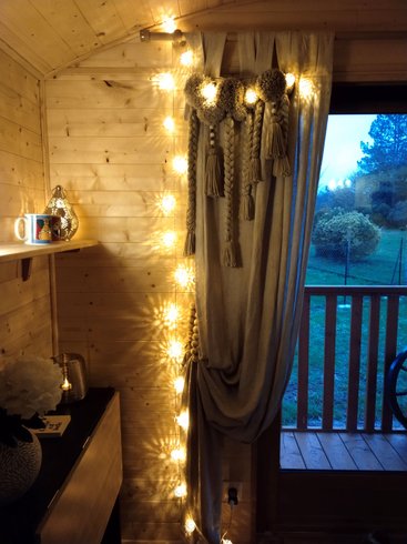 Domaine AbracadaRoom : La Roulotte d'Elfes & spa (climatisée) - Image 3