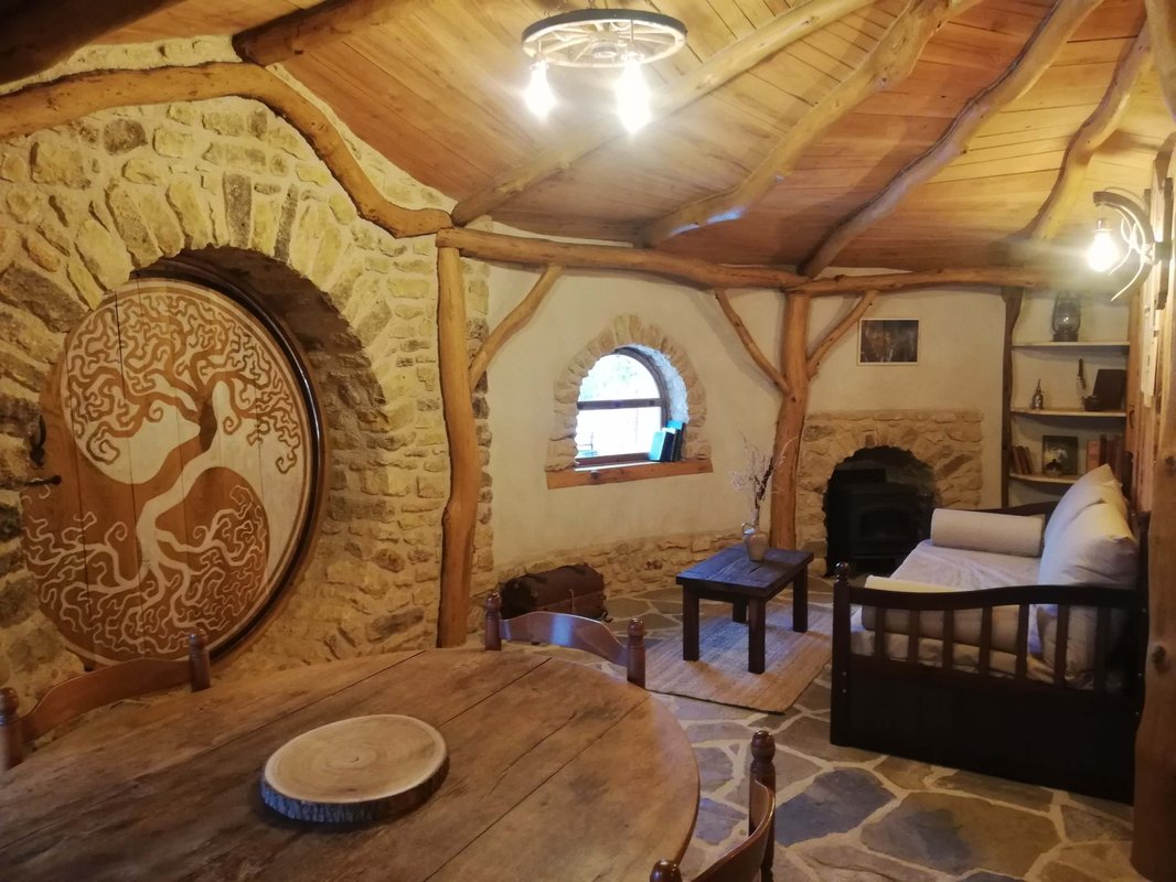 La cabane du Hobbit  des Fadets à Magné (4)