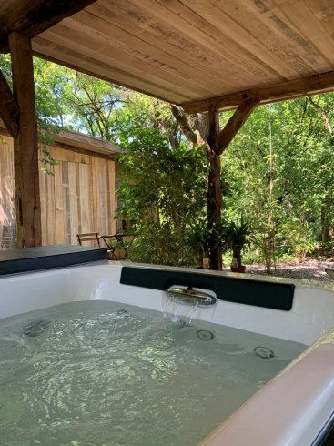 Hébergement AbracadaRoom : Cabane insolite avec spa privatif - Image 2