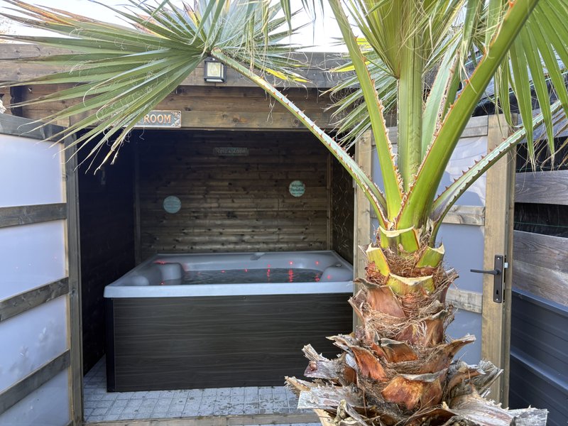 Hébergement AbracadaRoom : A l’Ombre des Pods « Le Mauzac & spa » - Image 3